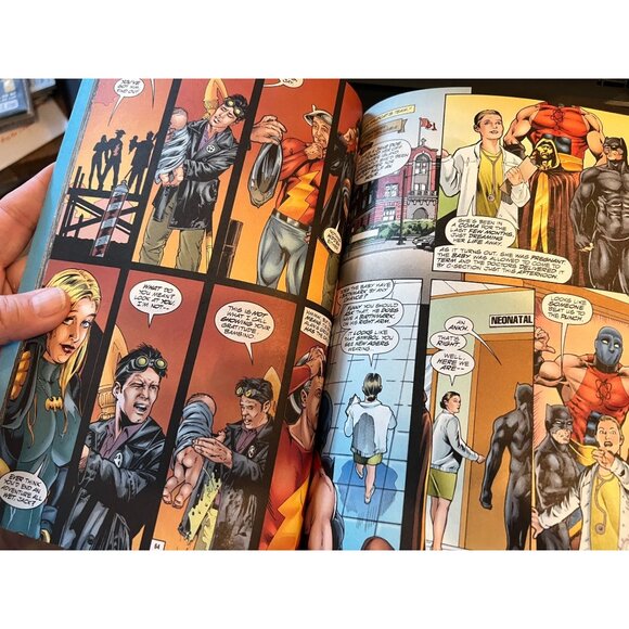 JSA "Justice Be Done" Trade Paperback, ©2000, 144 pages, full color, 2nd print - Picture 3 of 6